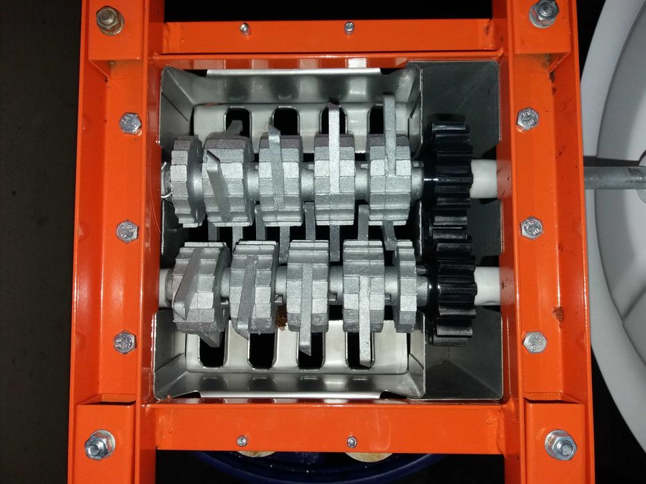 Zdrobitor fructe cu samburi role tamburi aluminiu cuva inox 57x37x23cm