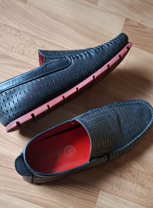 Продам кожаные туфли