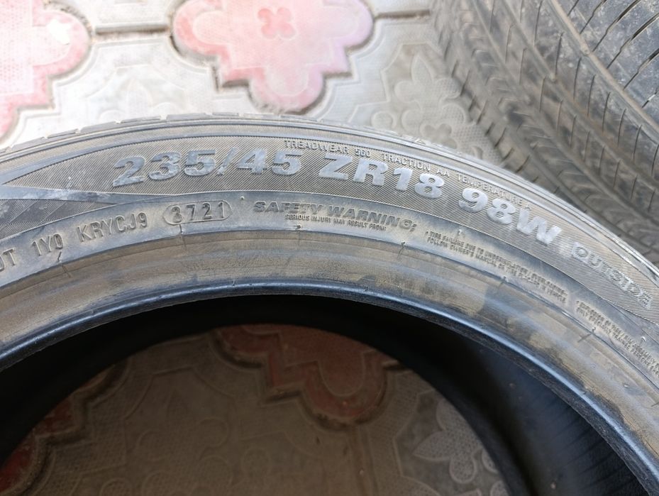 Продам летние шины 235/45/18