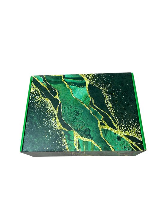 Подарочная коробка