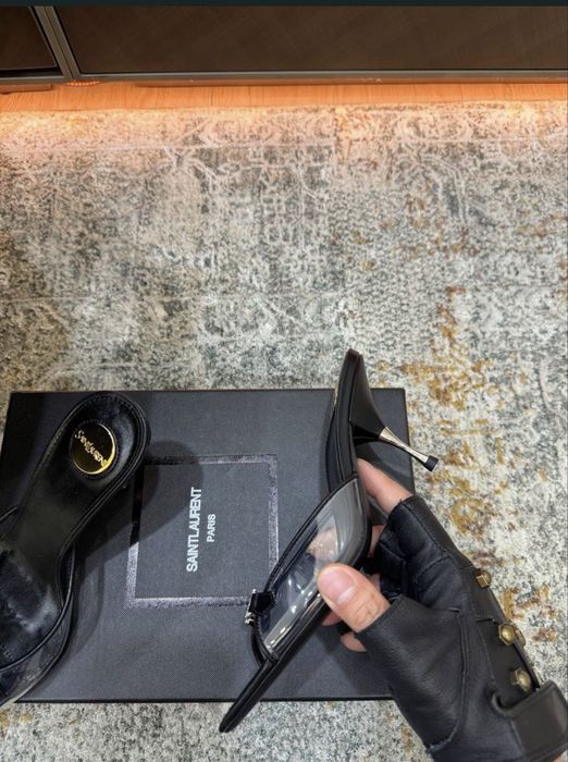 Pantofi Saint Laurent