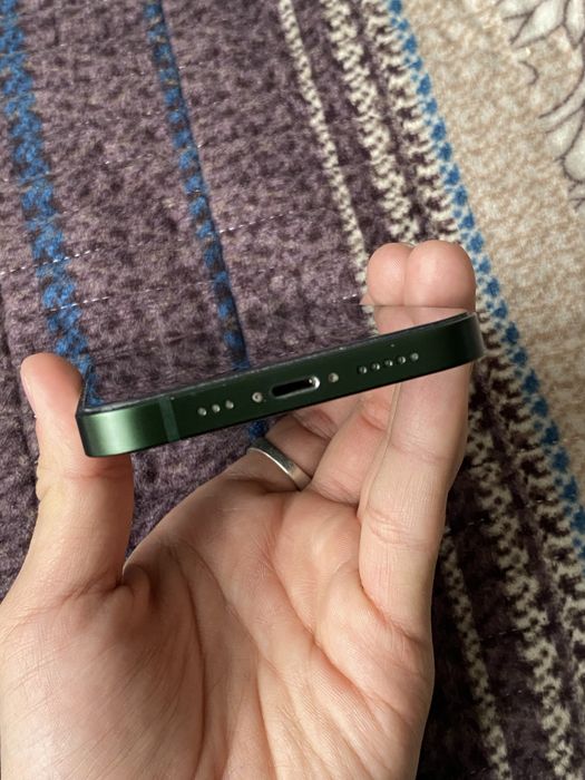 продам айфон 13 срочно