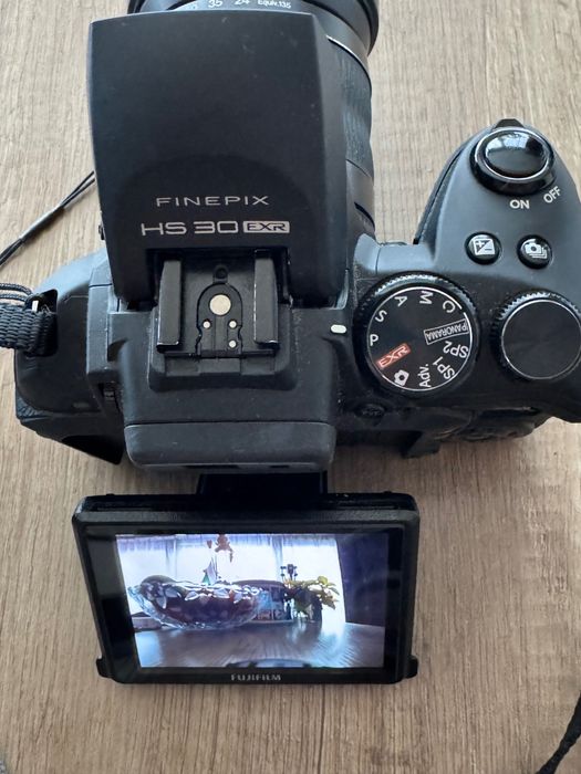 Професионален фотоапарат Fujifilm Finepix HS30EXR