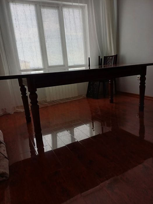 Стол для гостиной