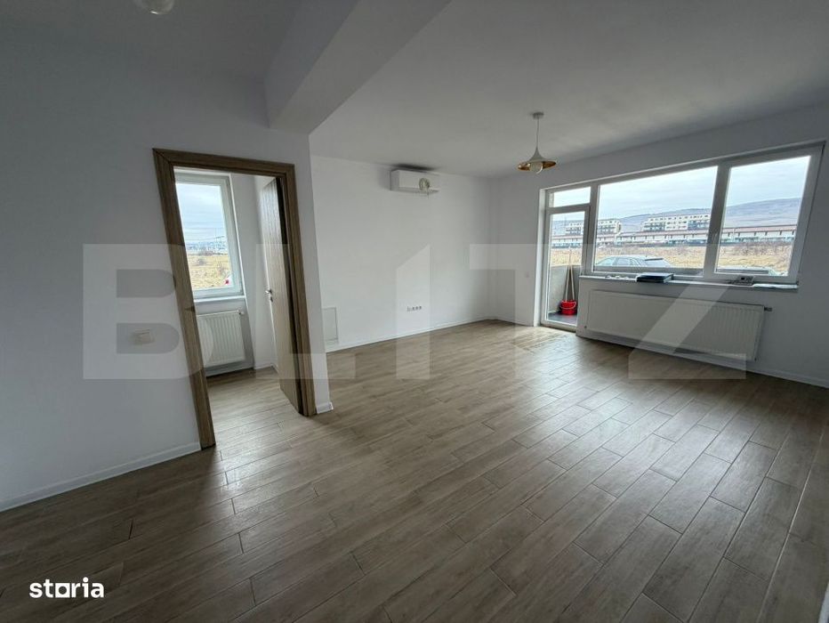 Spatiul comercial, 52 mp, parcare, zona Terra