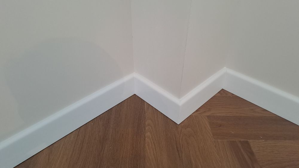 Установка плинтуса