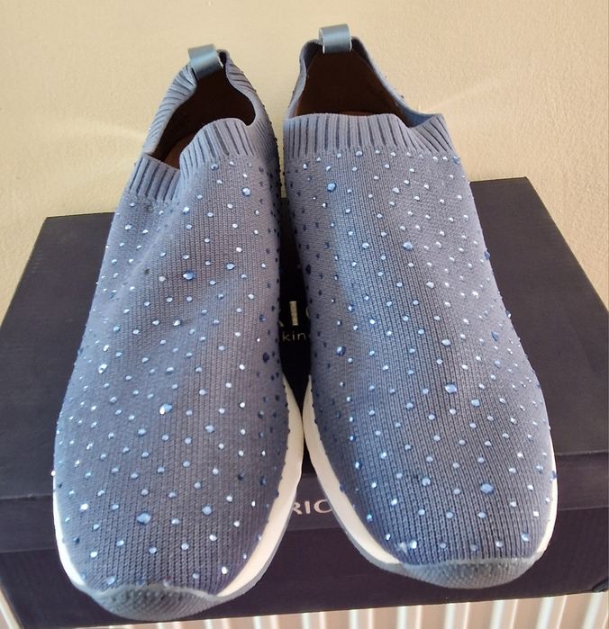 Pantofi slip-on cu strasuri