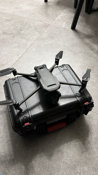 Продам DJI Mavic 3 Pro Fly More Combo