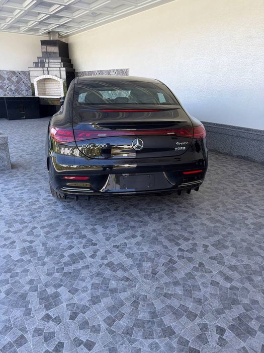 срочно продаю новый мерсадес бенс EQE 500 4 Matic