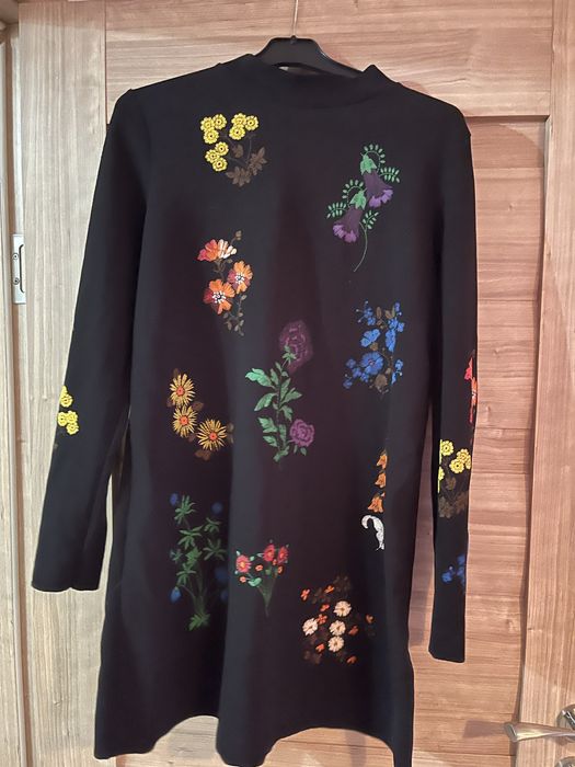 Vand 8 rochii /salopeta/costum marime S/M!