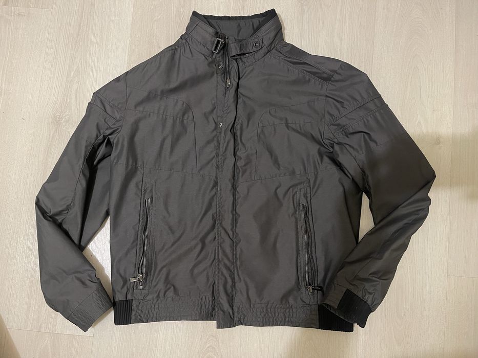 Geaca  firma Hugo Boss !