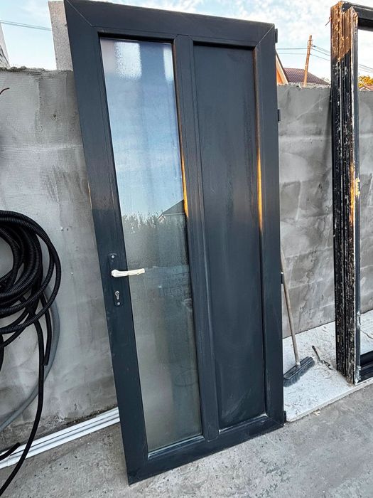 Usi de exterior duble
