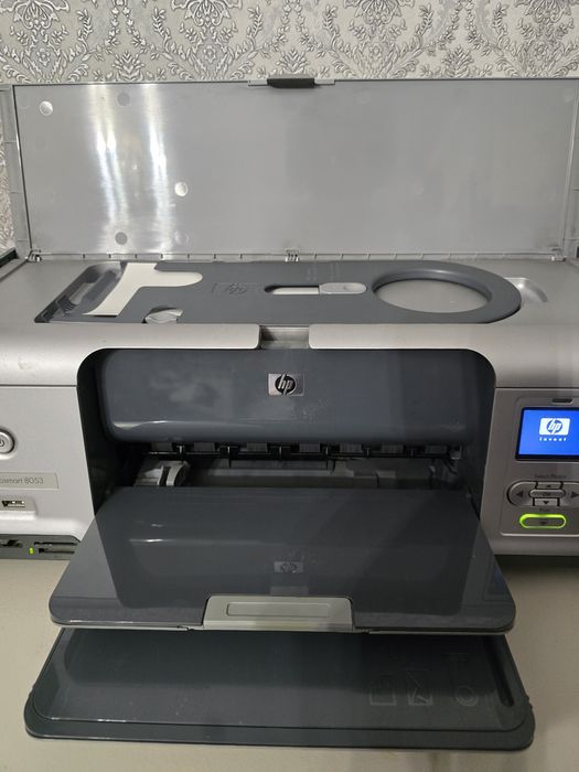 Продам принтер hp photosmart 8053