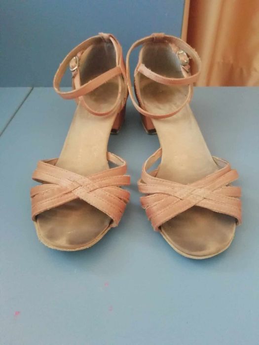 Обувки за спортни танци