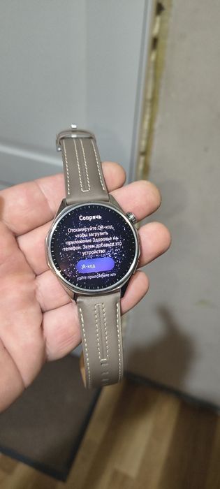 Продаю смарт часы Huawei Watch 3 pro  новые пользовался 1 раз одел и с