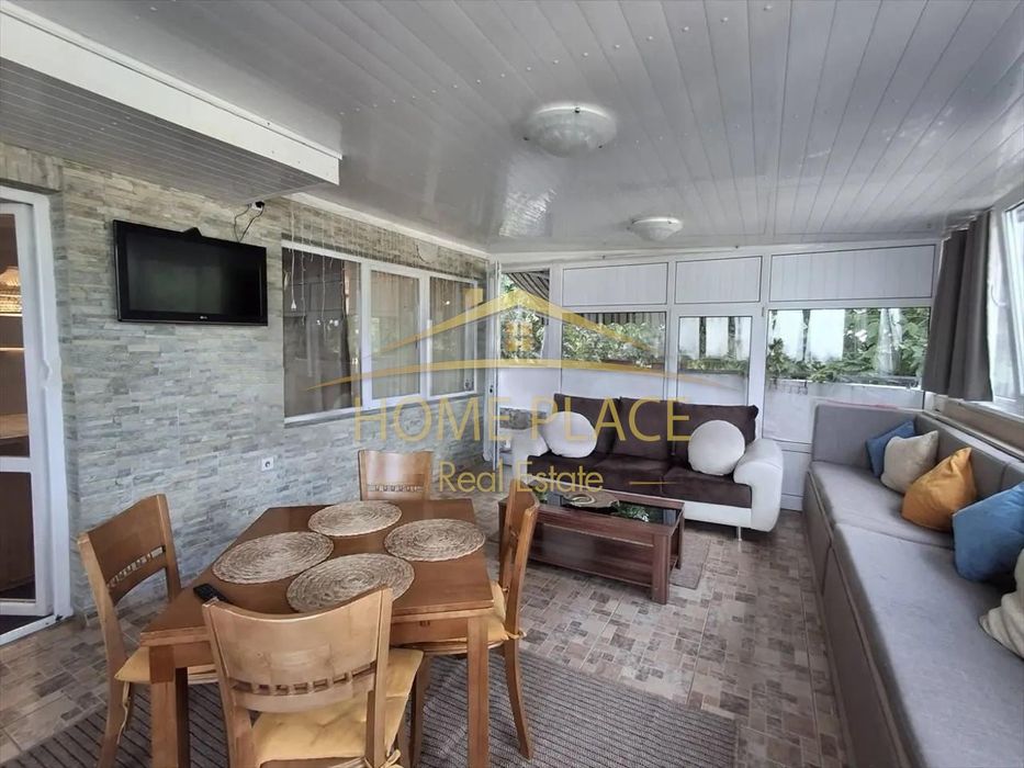 Дава се под наем Тристаен апартамент в Варна, Левски - 120 кв.м за 816 € - Снимка #1