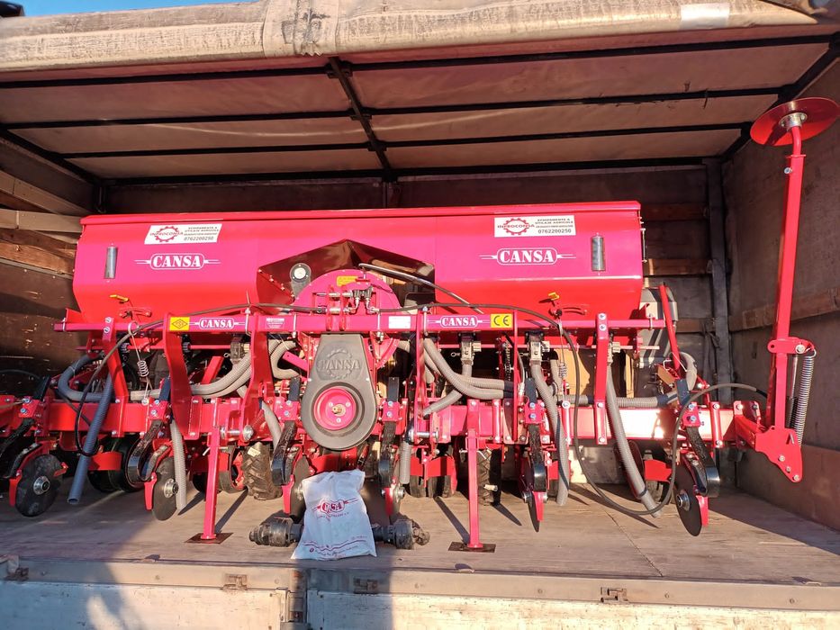 Vand semanatoare pe discuri cu fertilizare 4,6,8 randuri transport gra