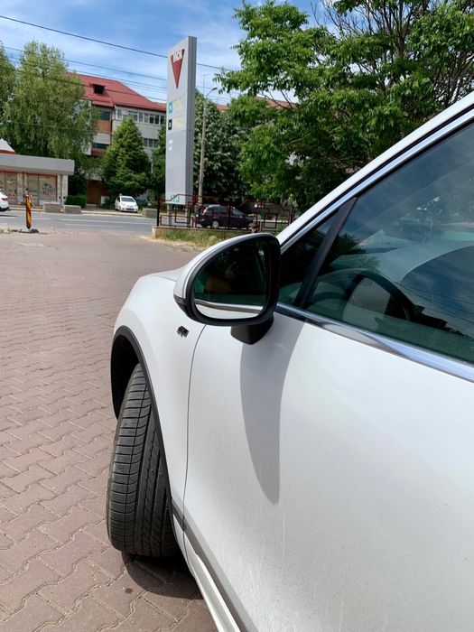 VW Touareg R-LINE 3.0 TDI 4x4 – Full Option – 2014-nu accept schimburi!
