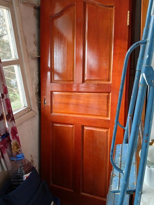 Продам деревянные двери