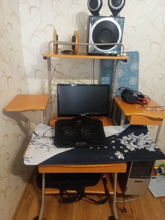 Компьютерный стол