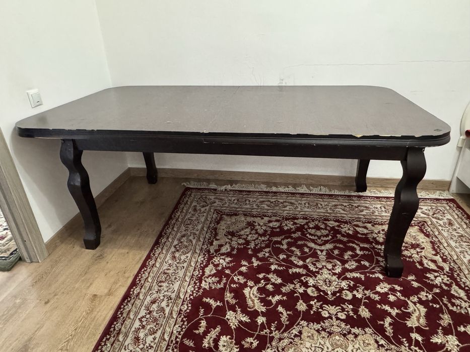 Продам деревянный стол