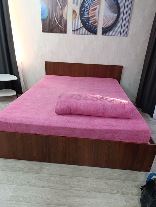 Продам кровать без матраса