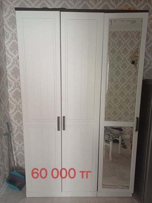 Срочно продается шкаф в прихожей