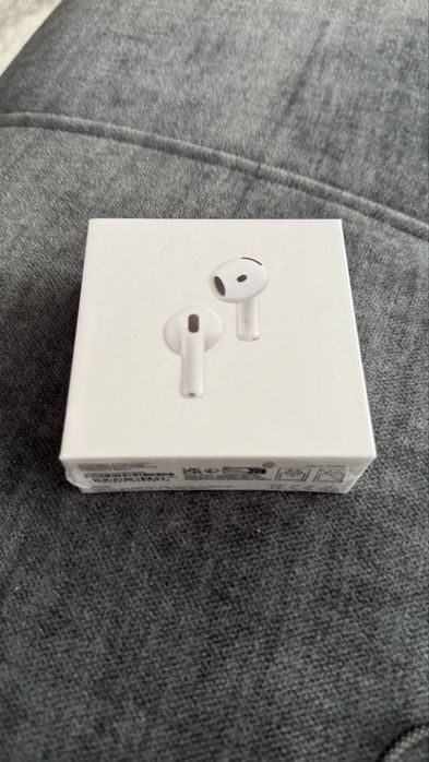 Casti AirPods 4