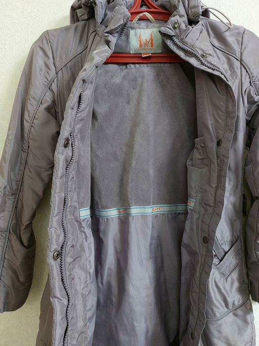 Продаётся димесезонная куртка на девочку