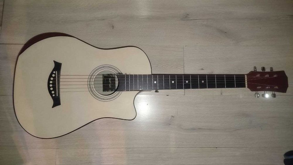 Гитара акустическая