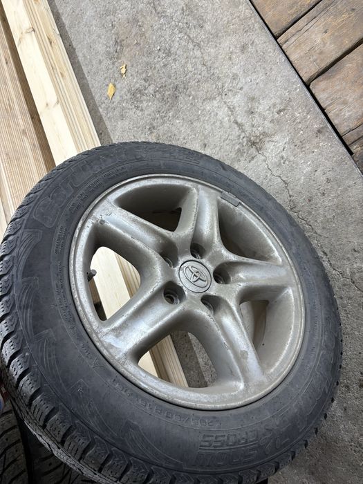 Резина зимняя вместе с дисками