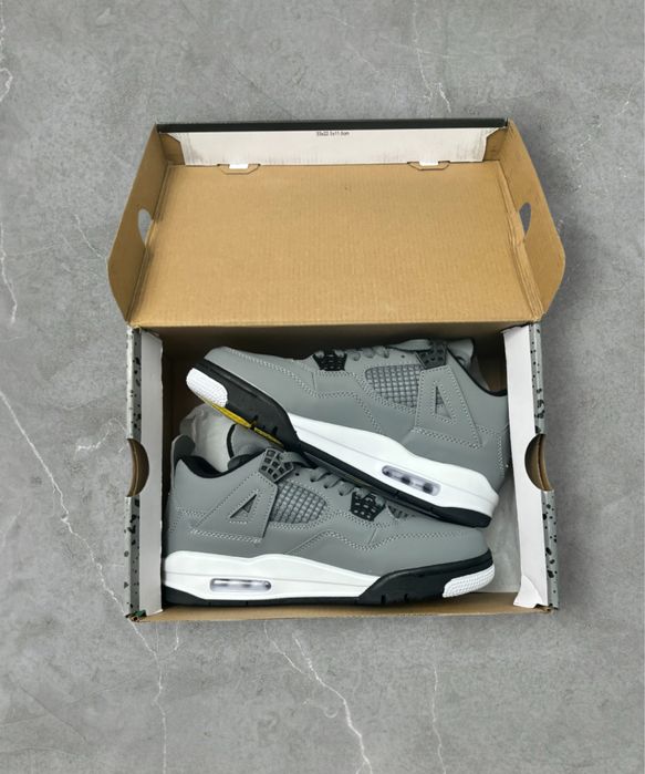 Jordan 4 Noi Gri