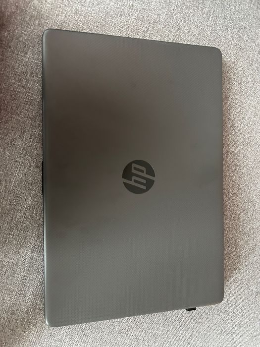 Лаптоп HP 255 G9