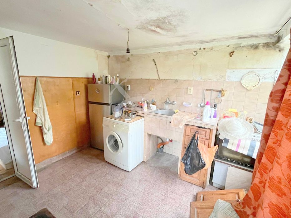 Продава се Къща в Пловдив, Христо Смирненски - 150 кв.м за 1134 €/кв.м - Снимка #1