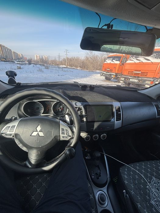 Митсубиши аутландр