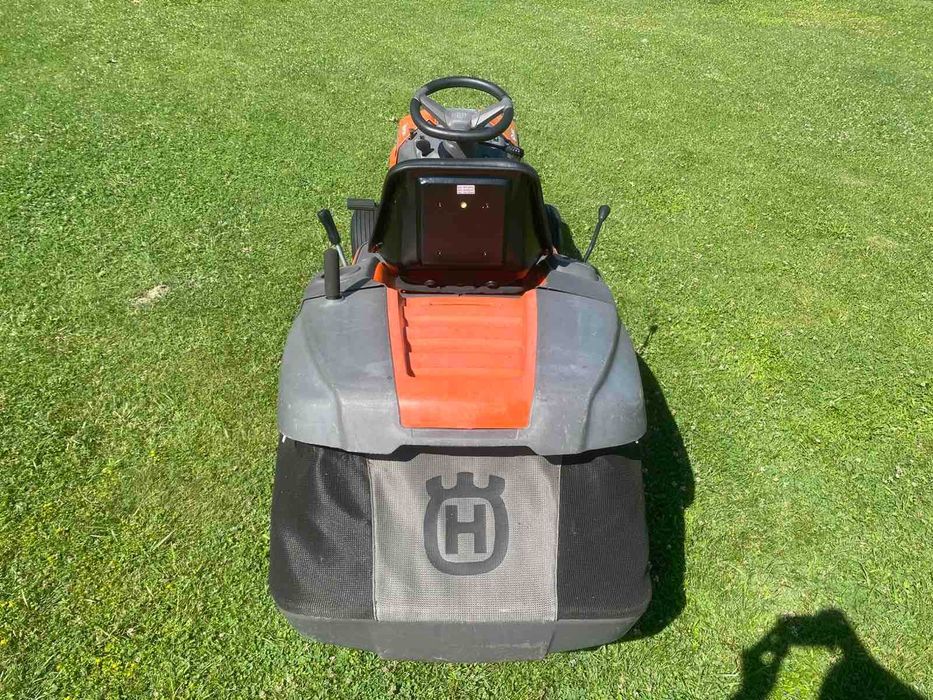 Тракторна косачка Husqvarna CT153 готова за сезона