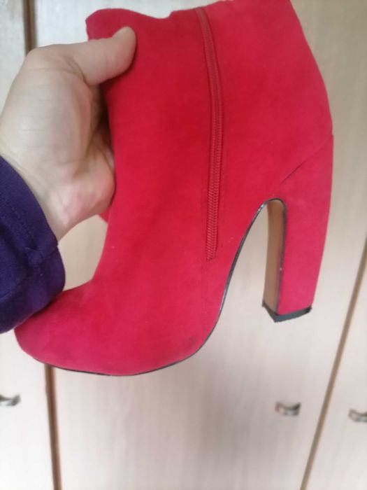 Червени Ботуши 38 и Нови бг Винени нови боти 40 номер