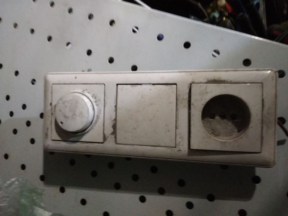 Выключатель три в одном