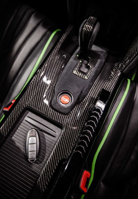 Изработка и ремонт на детайли от карбон