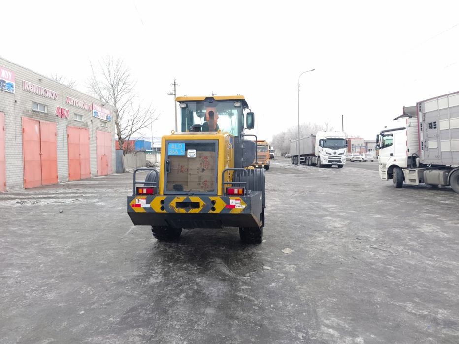 Погрузчик XCMG LW300FN