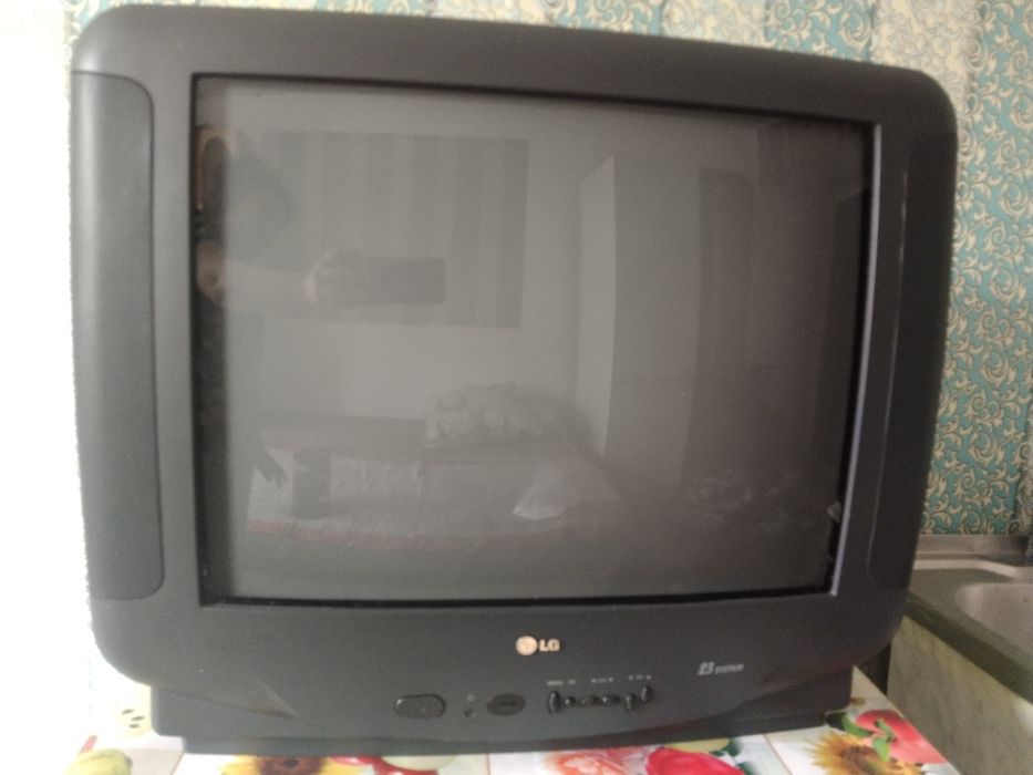 Продам телевизор LG