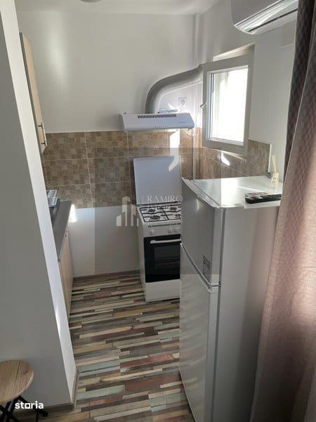 Garsoniera renovata 20mp etaj 4 - Berceni - metrou Piata Sudului