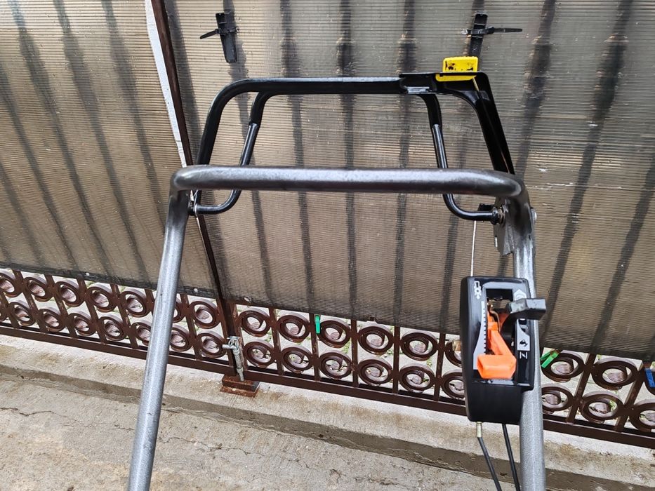 Mașină tuns iarba Honda HRD 536C, profesională