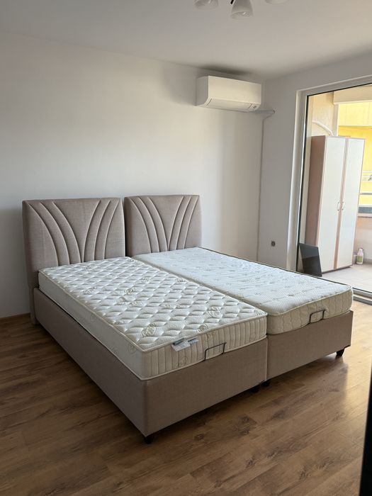 Две единични тапицирани легла с ракли и матраци iSleep