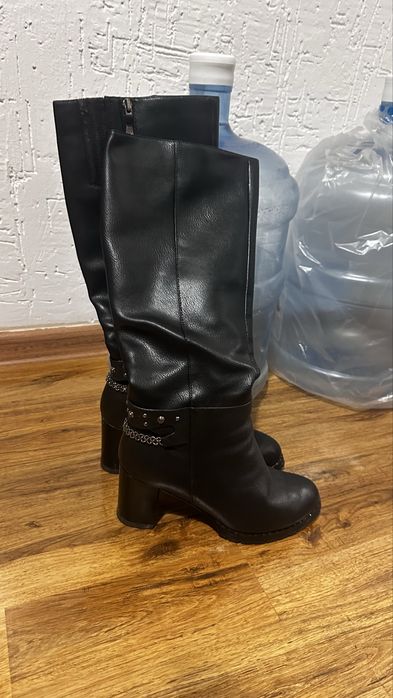 Женская обувь, отдам даром