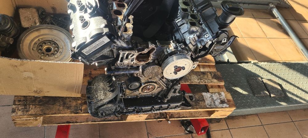 Dezmembrez motor AUDI A6 3.0 TDI,cod motor CLAB