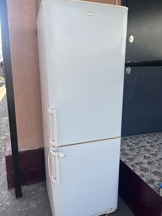 Продам дешево холодильник