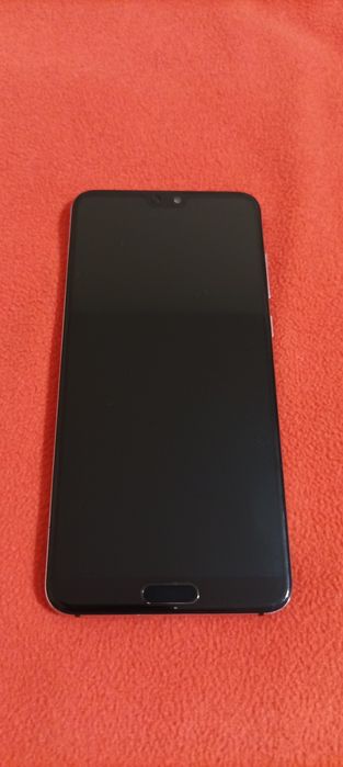 Продавам HUAWEI P20 pro