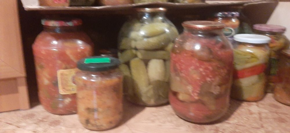 Продам соленья помидоры салаты