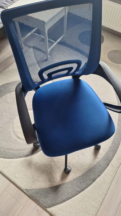 Работен офис стол Carmen 7050 – син, отлично състояние